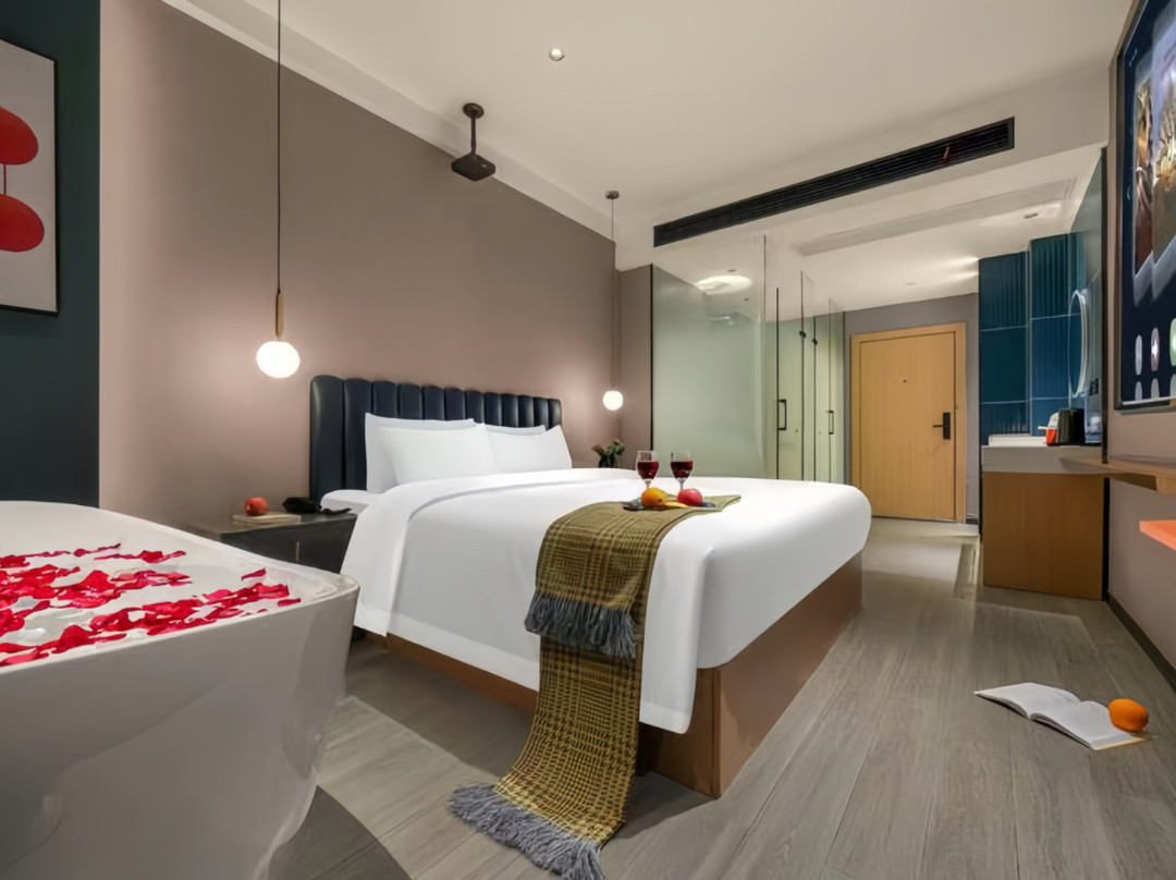 速8酒店（广州高铁北站花城路地铁站店)主图