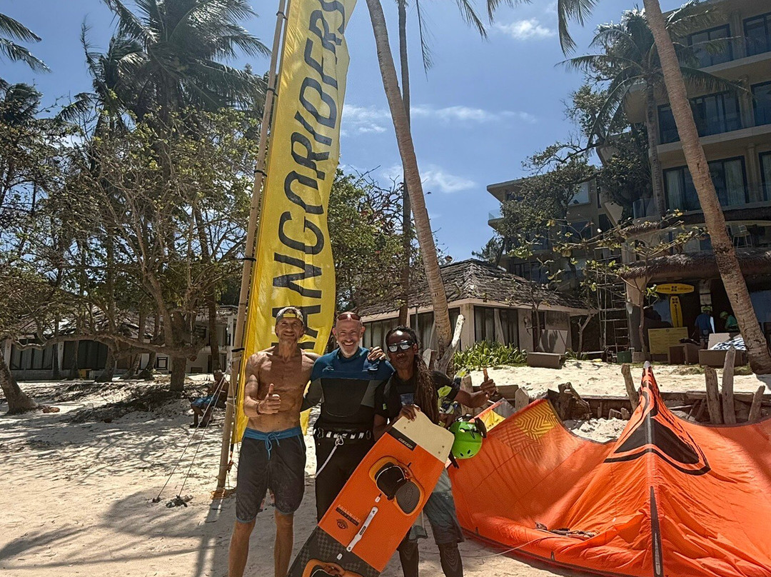 MANGORIDERS Kitesurfing-长滩岛必去景点