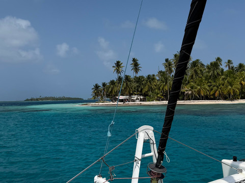 Catamaran San Blas-埃尔波韦尼尔必去景点