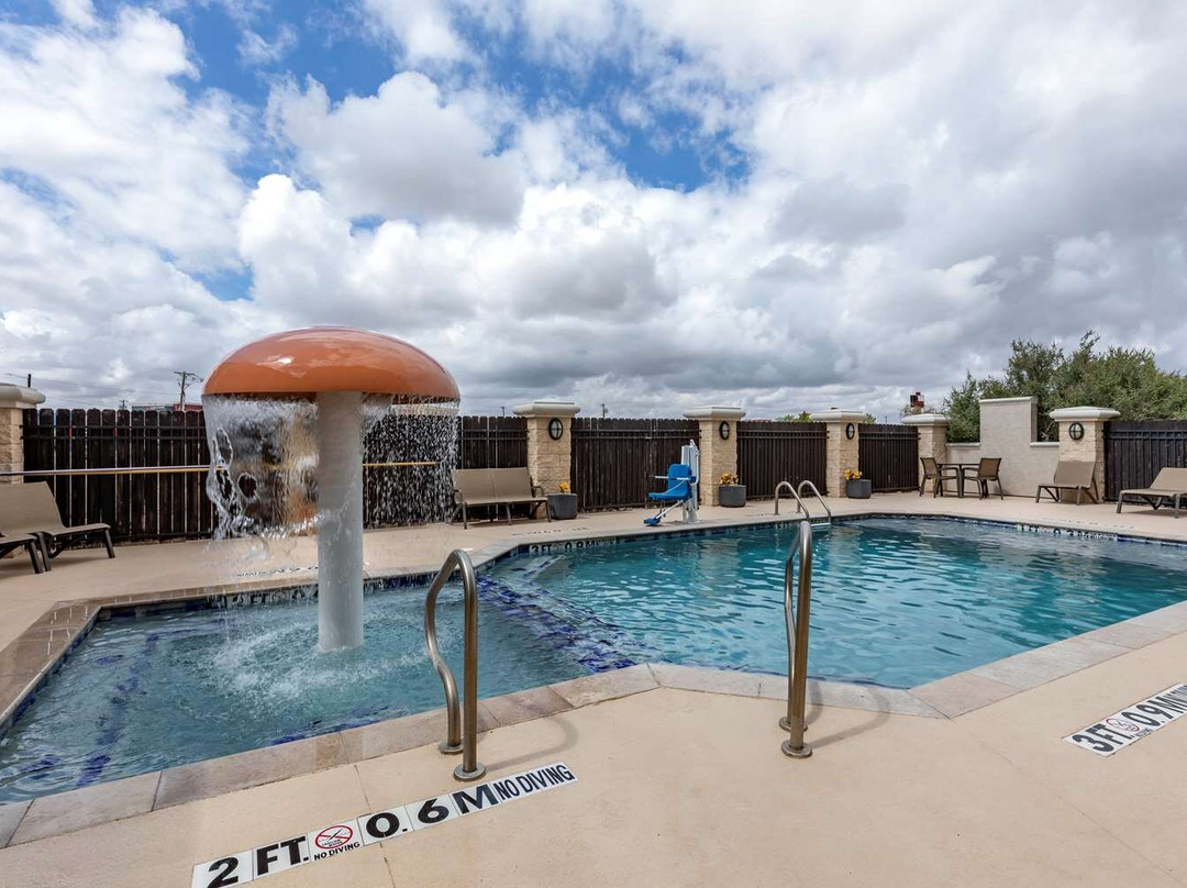 北奥德萨贝斯特韦斯特优质套房酒店