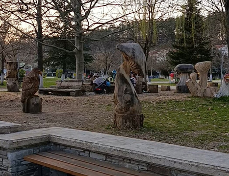 The Park of Mushrooms-格雷韦纳必去景点