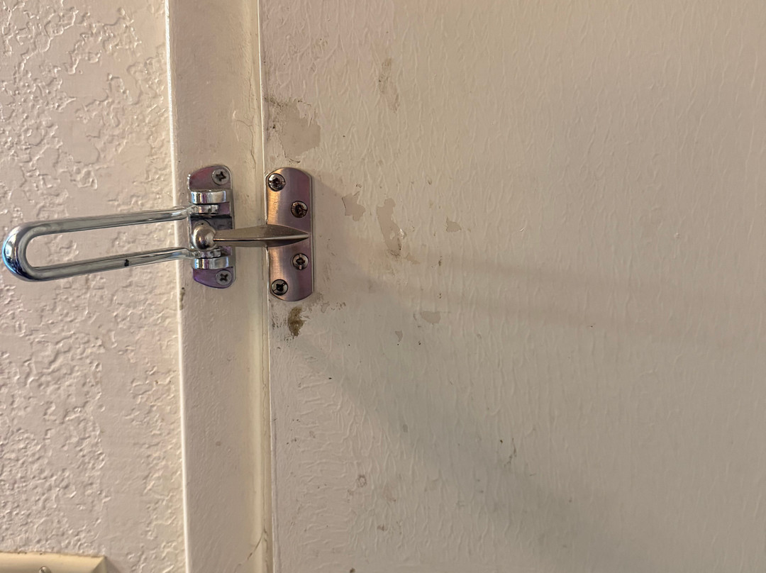 雷德布拉夫速8酒店主图