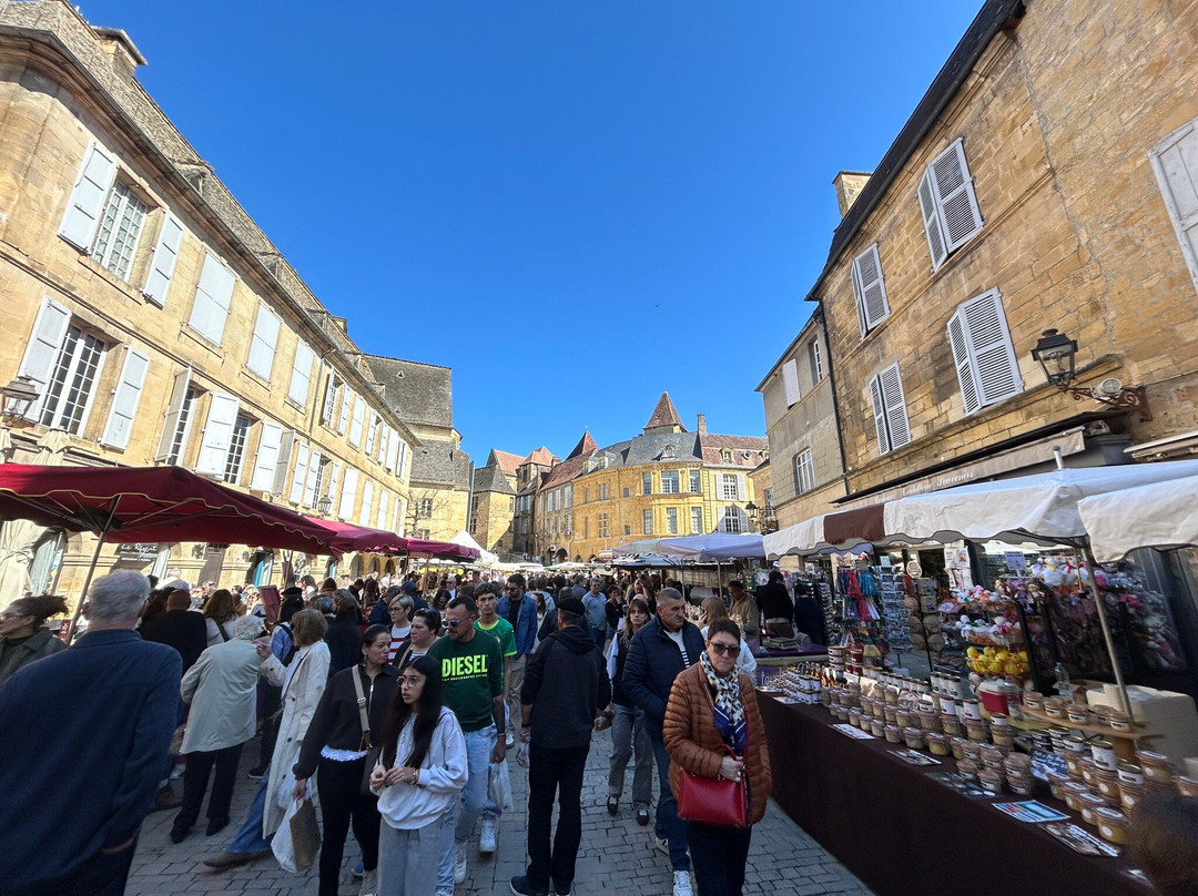 Sarlat Market-萨尔拉必去景点