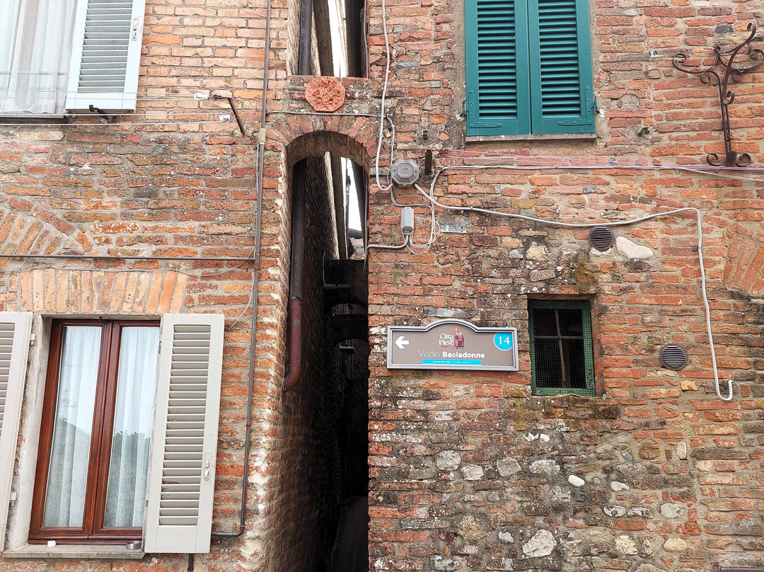 Vicolo Baciadonne-Citta della Pieve必去景点