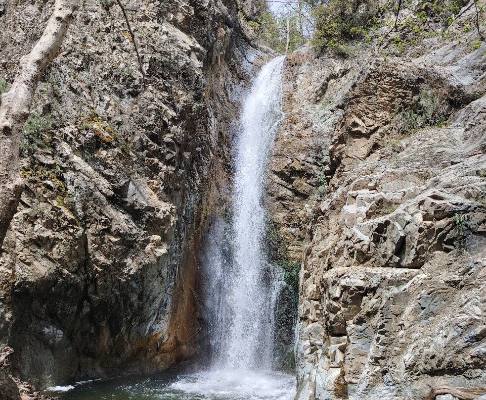 Millomeris Waterfall-帕拉翠斯必去景点