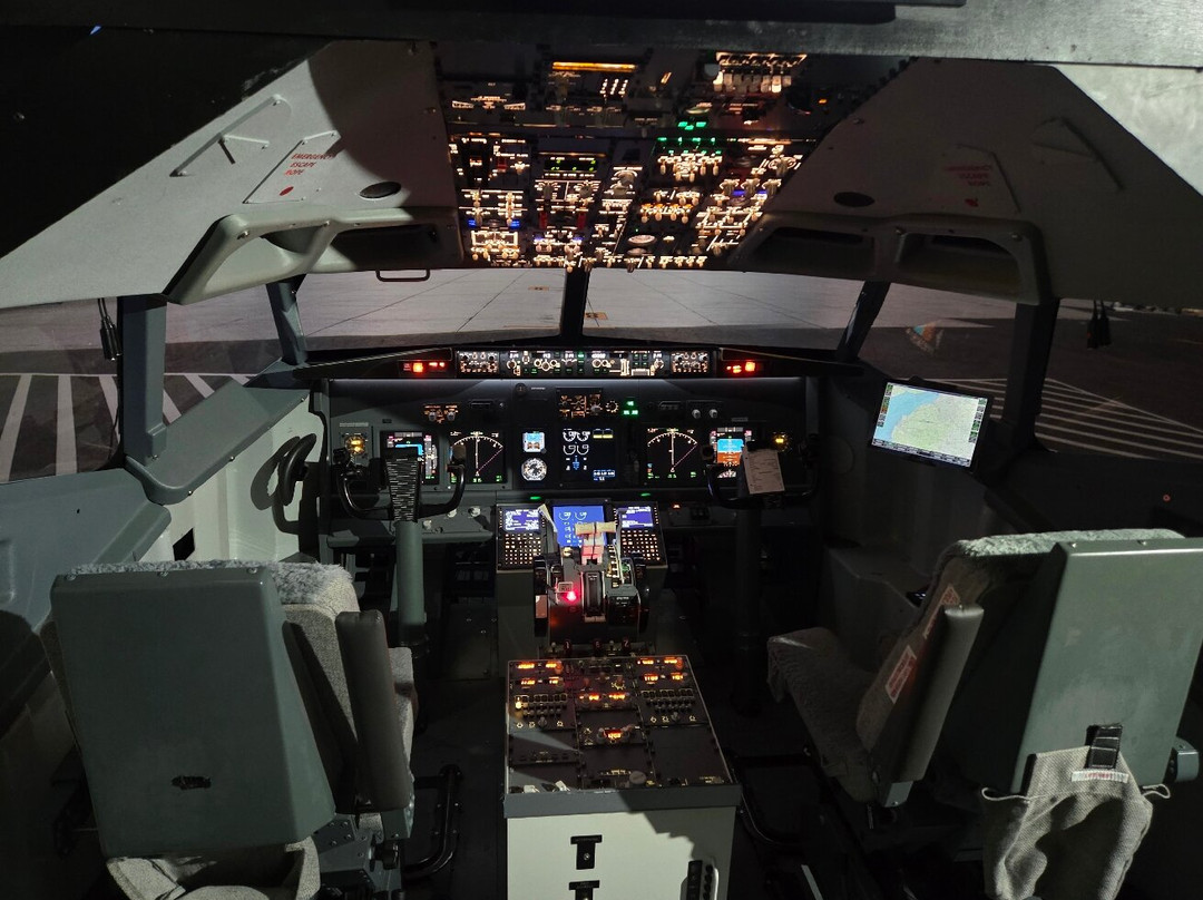 Simair737 Flight Simulators-切尔滕纳姆必去景点