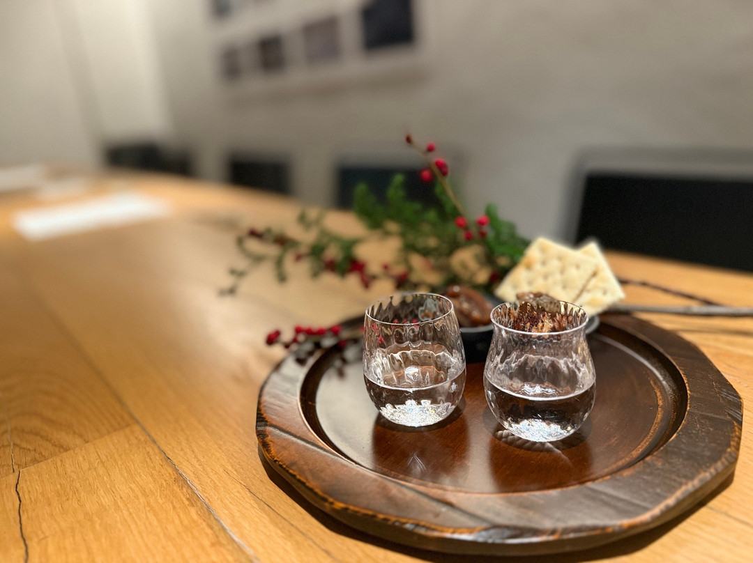 築・月酒店主图