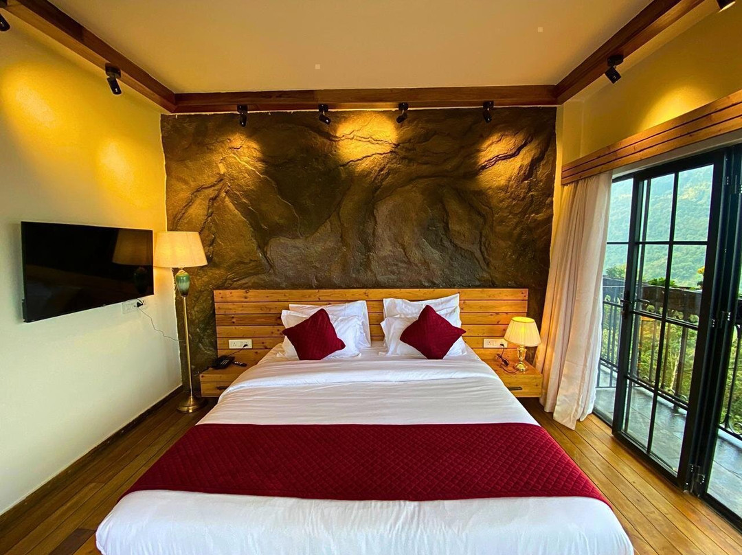 Evri Hotel and Resorts