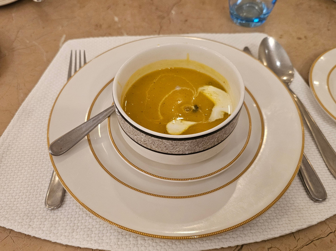 瓜利尔泰姬乌莎基兰宫殿酒店主图