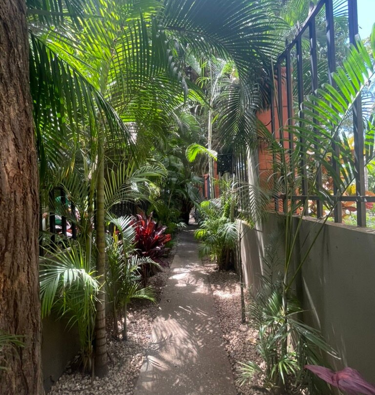 伊甸园酒店主图