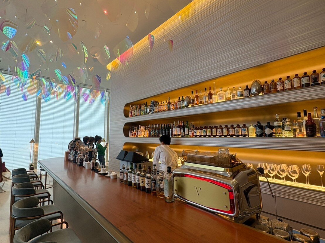 LE CAFE V