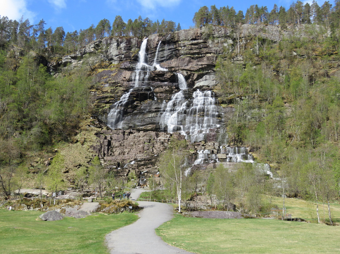 Tvindefossen-沃斯市必去景点