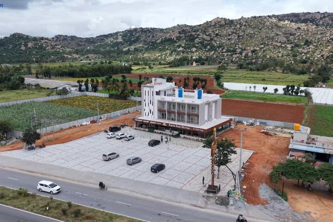 R2B Grand Hotel