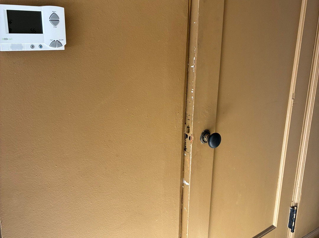 阿赫瓦尼酒店主图