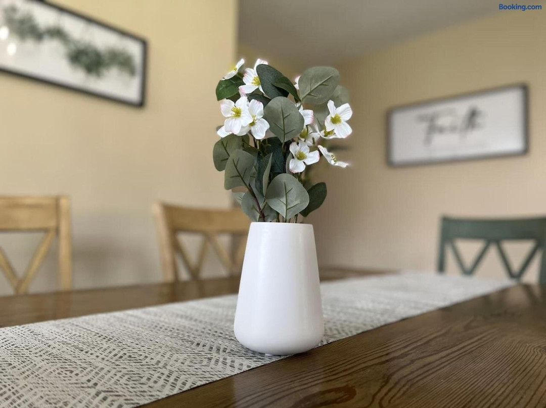 Host Hubble Private Rooms in Southern Lakeland