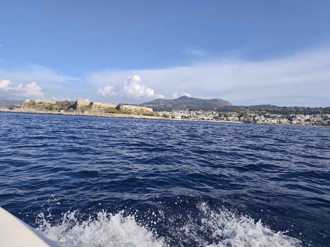 Rent a Boat - Manousakis Marine-雷斯蒙必去景点