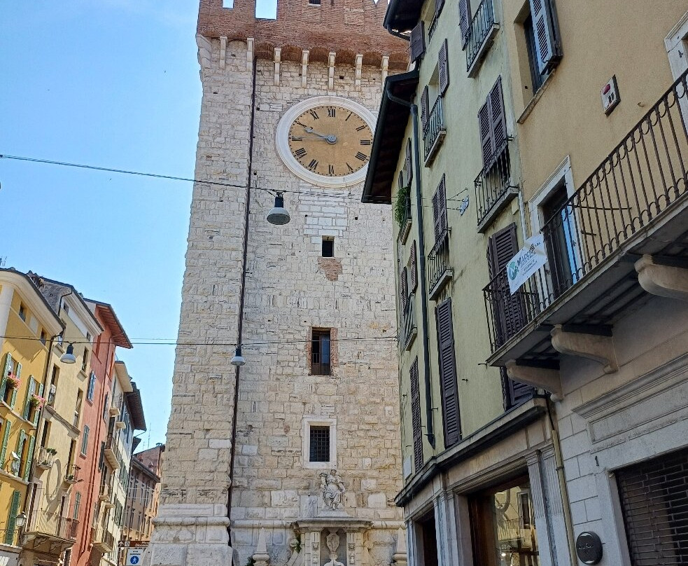 Torre e Fontana della Palata-布雷西亚必去景点