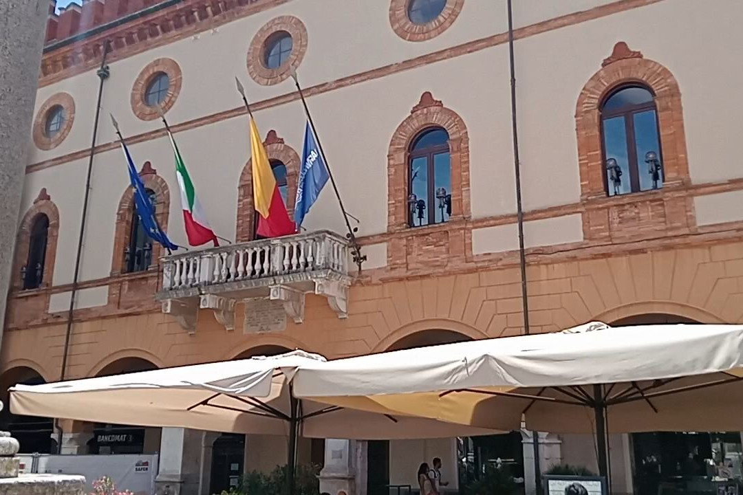 Piazza del Popolo-拉韦纳必去景点