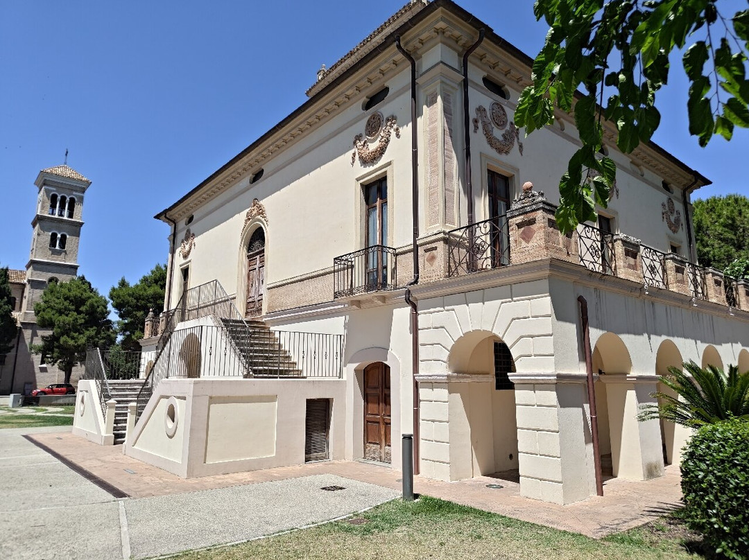 Villa Filiani-Pineto必去景点