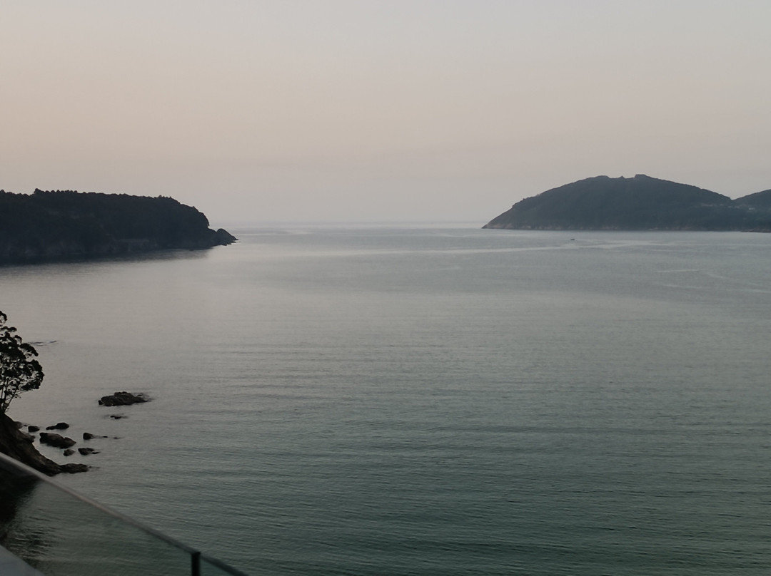 拉斯塞雷纳斯康塔布里科海水浴酒店主图