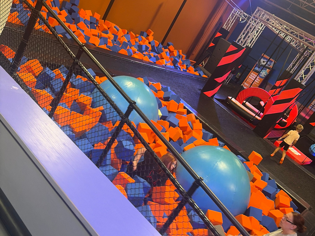 Sky Zone Trampoline Park-米沙沃卡必去景点
