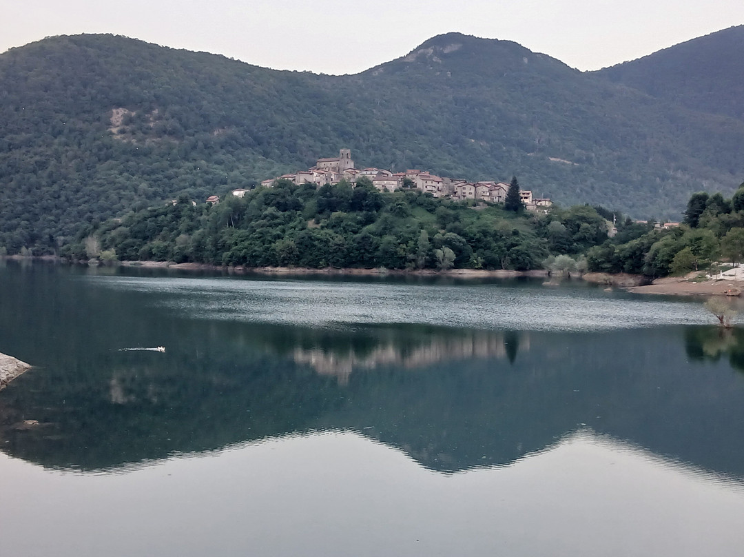 Lago Di Vagli-Vagli Sotto必去景点