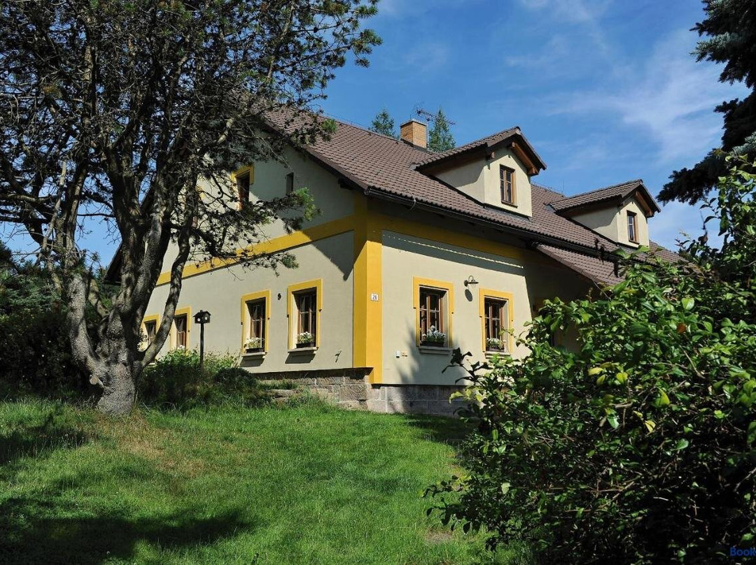 罗定乌比托瓦尼德布恩旅馆