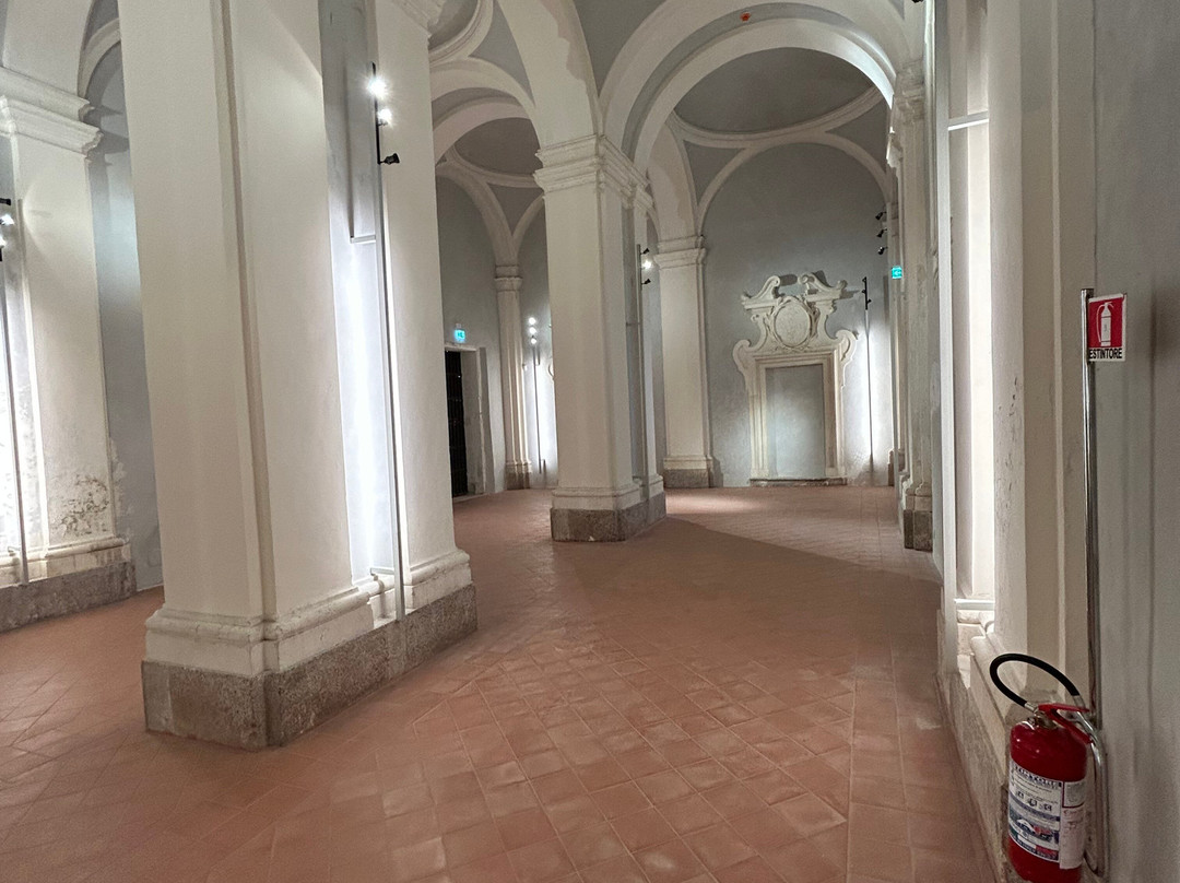 Abbazia di Santo Spirito al Morrone-苏尔莫纳必去景点