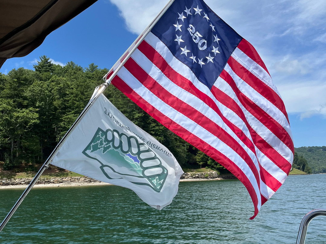 Lake Glenville Scenic Waterfall Cruises-Cashiers必去景点