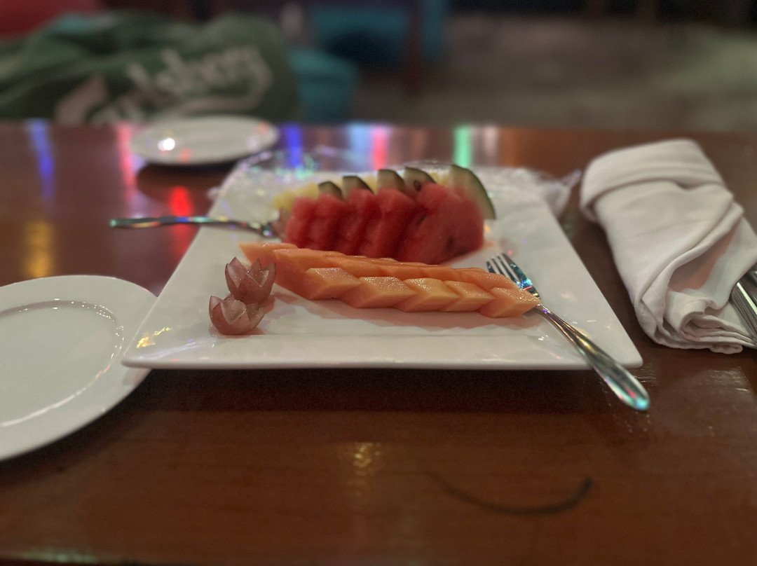 维桑海滩缅甸珍宝酒店主图