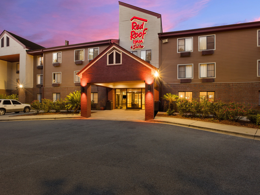 Ellabell酒店住宿-Red Roof Inn & Suites Savannah Airport