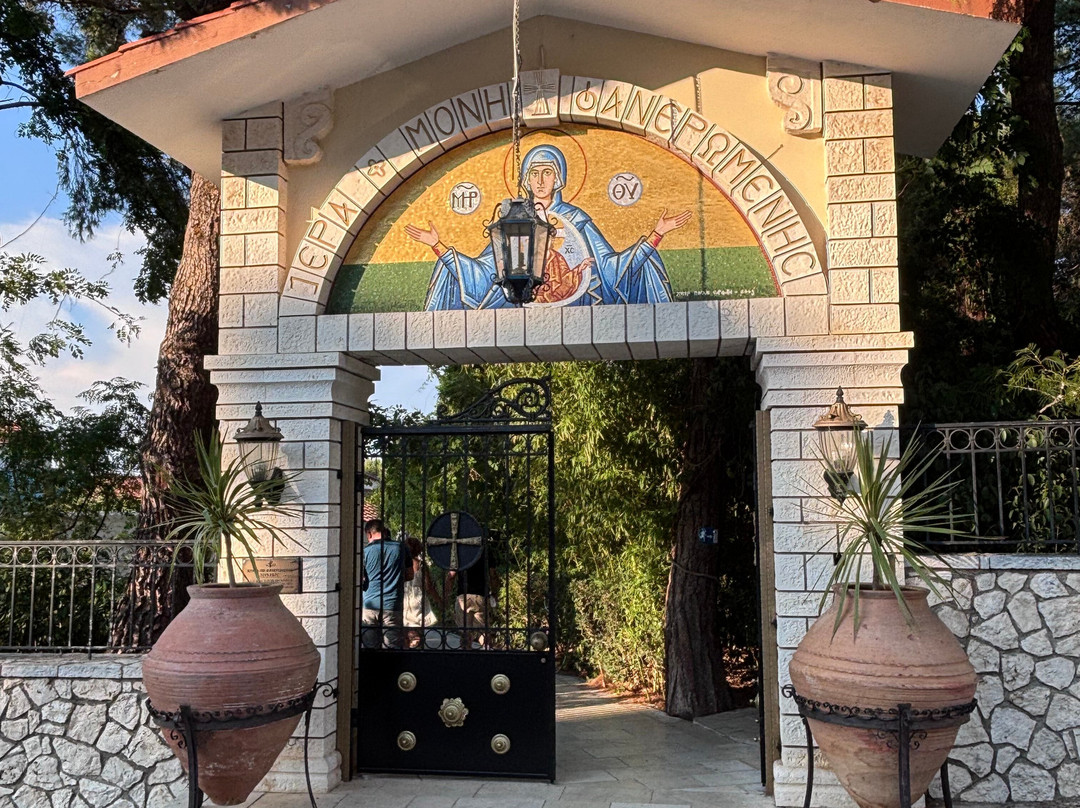 Lefkada Monastery οf Faneromeni-Tsoukaladhes必去景点