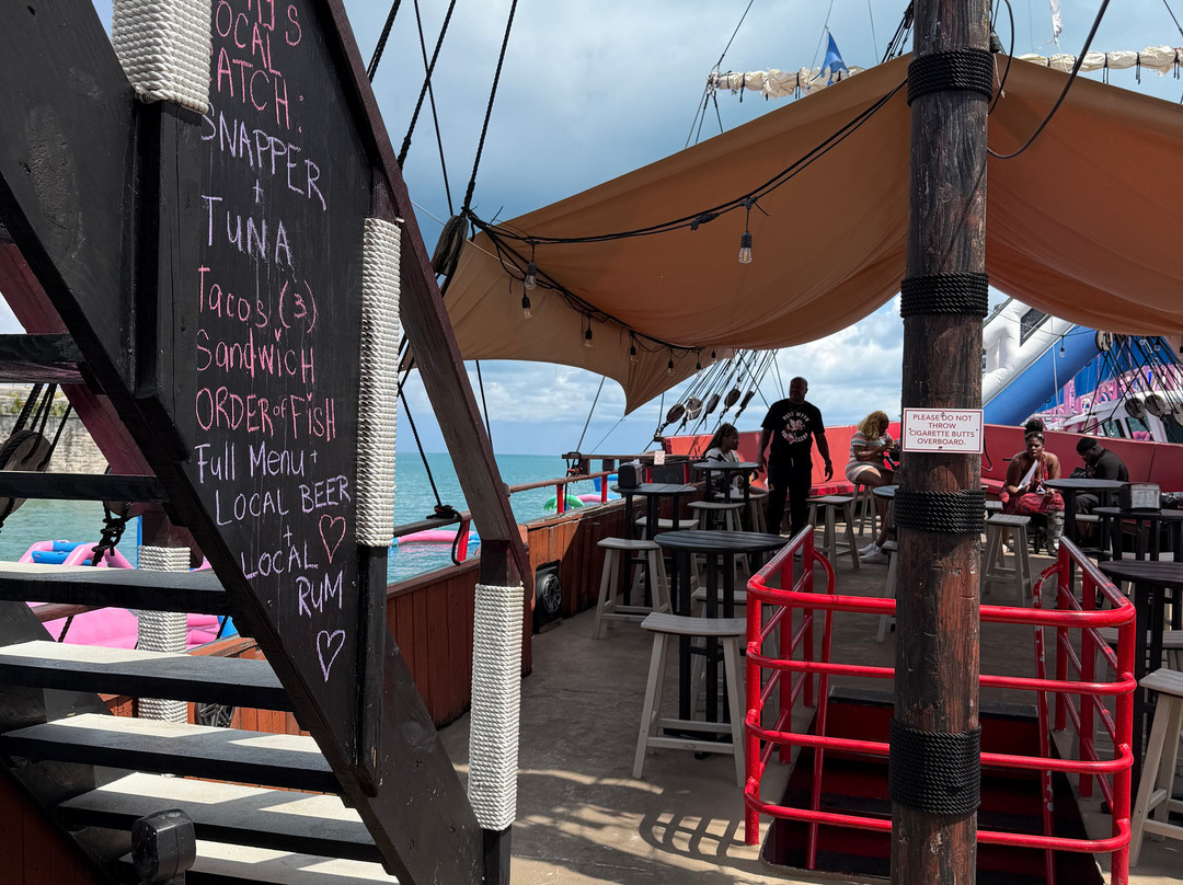 Calico Jack's Floating Bar-Somerset Village必去景点
