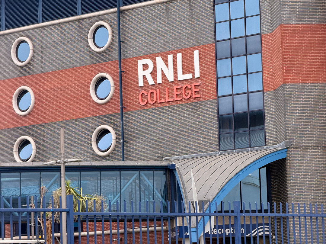 RNLI 大学酒店主图