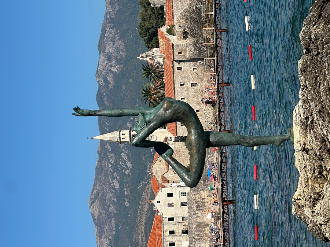 Budva Dancing girl-布德瓦必去景点