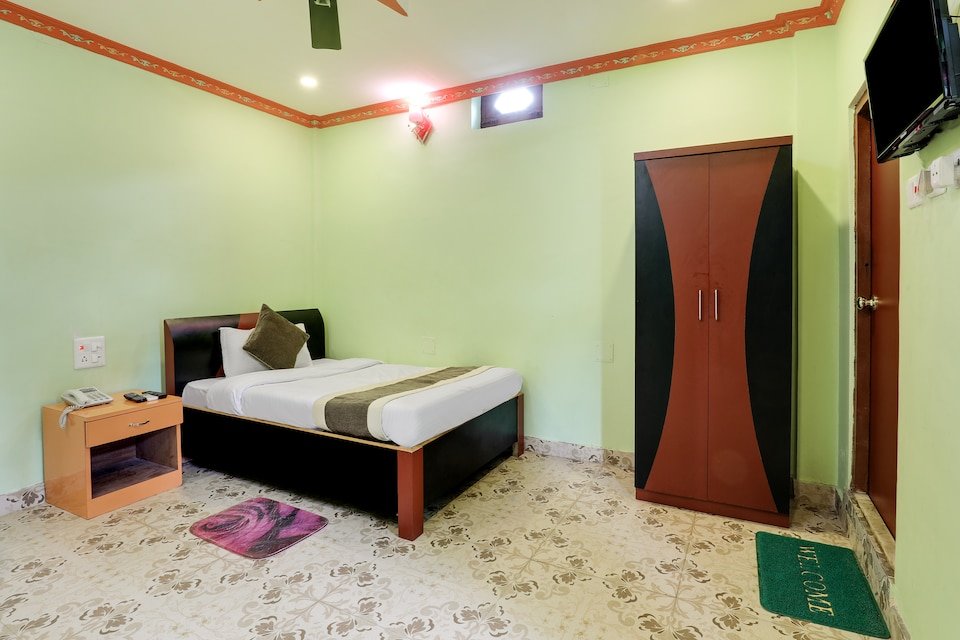 SPOT ON 545 Ghatal Hotel-官方