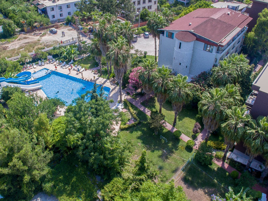 Belpoint Beach Hotel主图