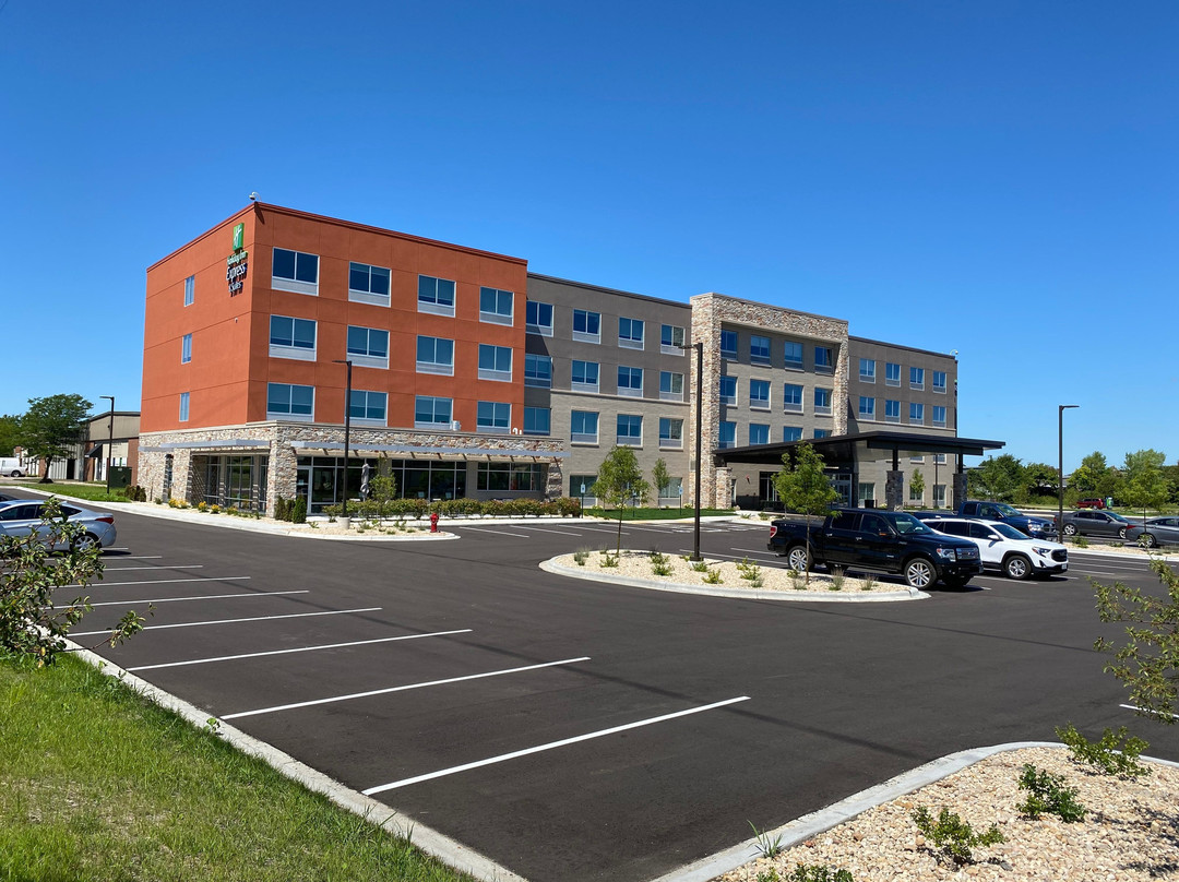 Holiday Inn Express & Suites Madison West - Middleton by IHG主图