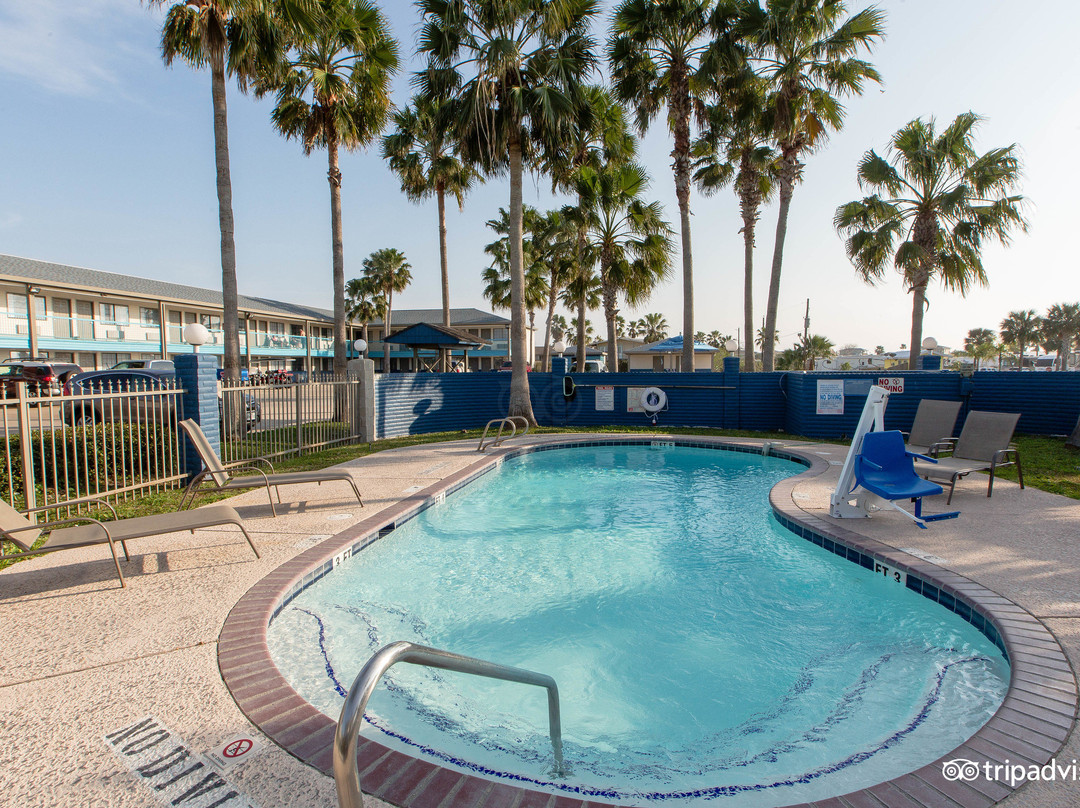 Captain's Quarters Inn