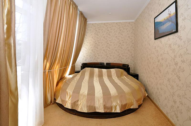 阿卢什塔酒店住宿-Ravenna Hotel