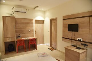 Raj Hotel