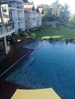 Chari Lake Hotel主图