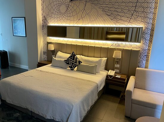 U Boutique Kinneret主图