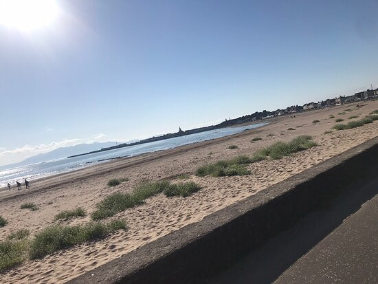 Saltcoats Beach景点图片