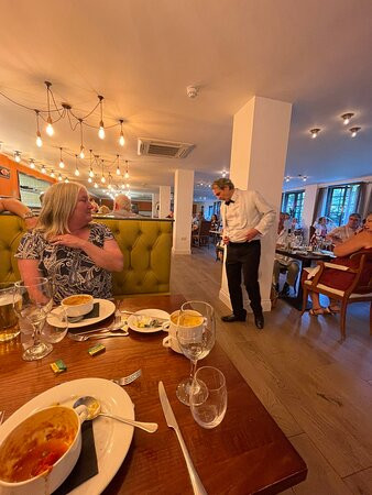 Oyo Needham House Hotel主图
