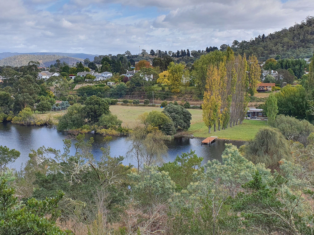Derwent Cliffs Walk-New Norfolk必去景点