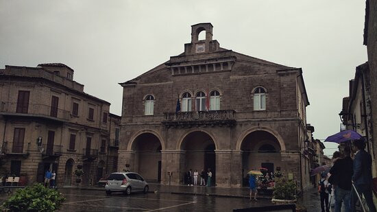 Palazzo del Municipio-Rocca San Giovanni必去景点