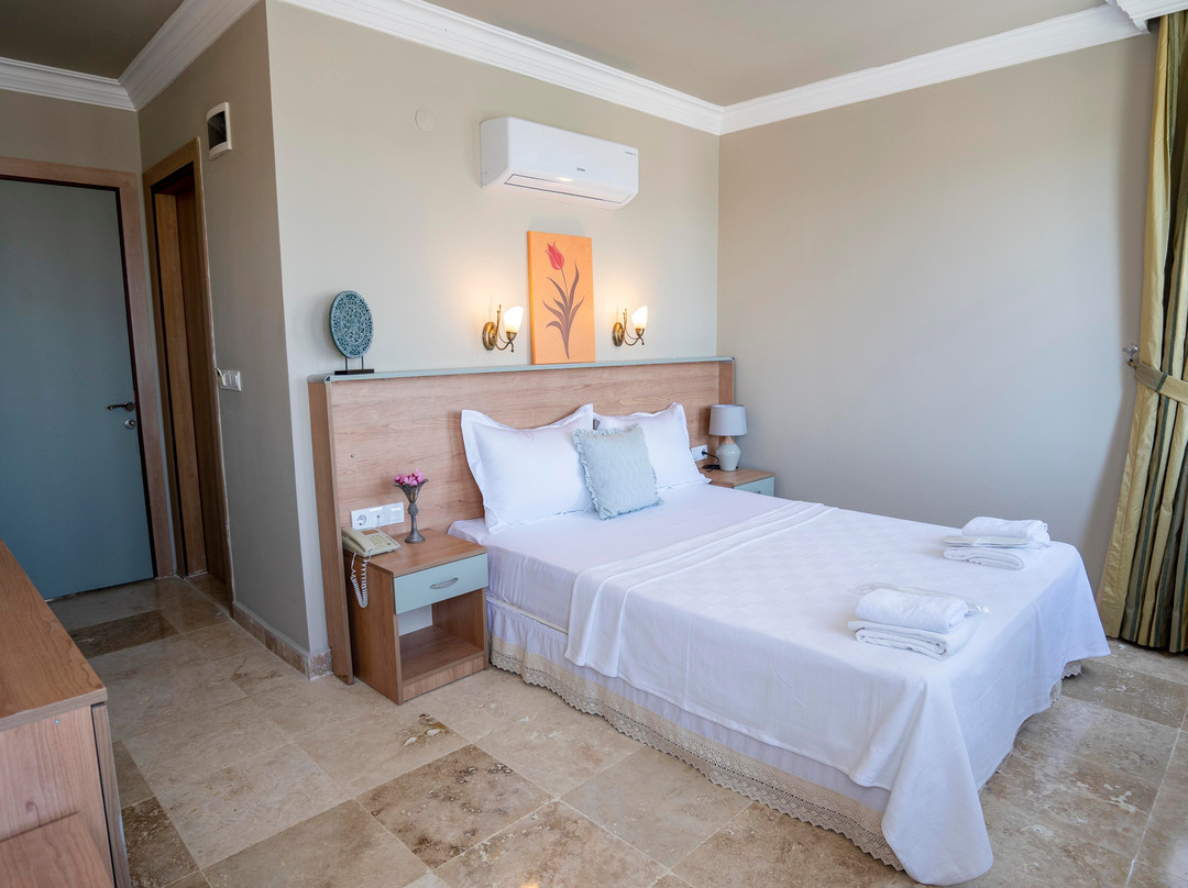 Ebruli Otel Cunda