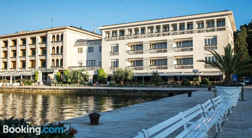 伊斯特拉布里俄尼酒店