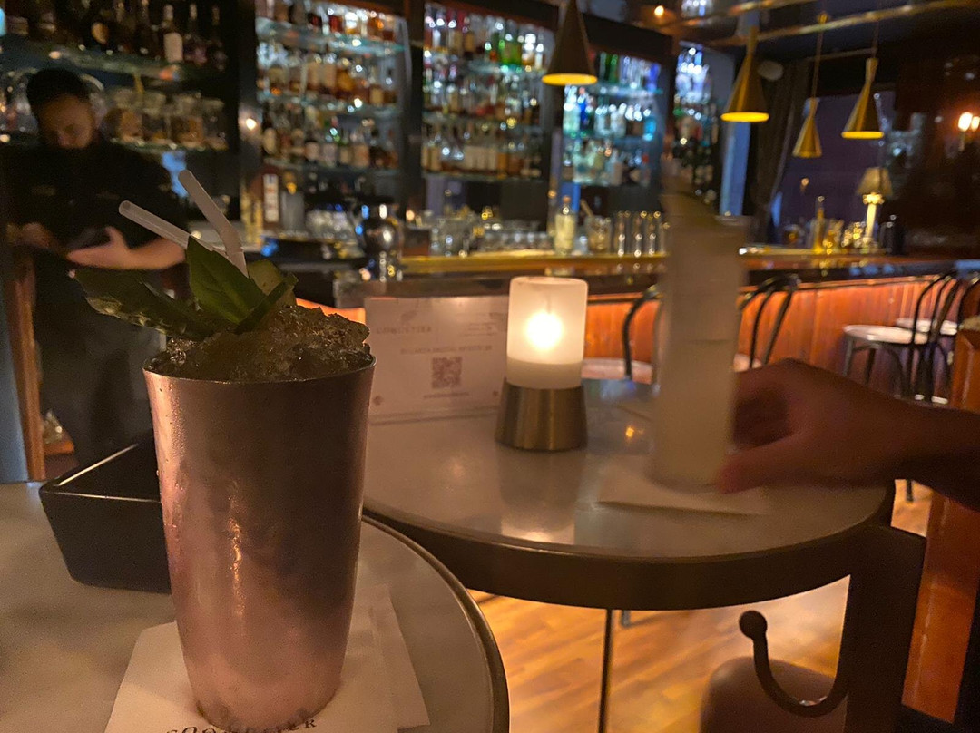 Coquetier Classy Cocktails